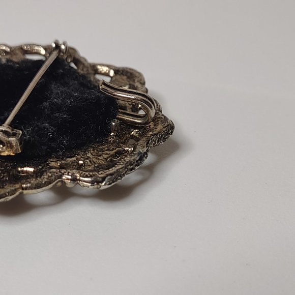 Vintage Metal Oval And Floral Embroidery Orange Flower Brooch - Picture 12 of 12